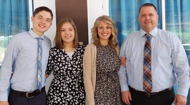 FBMI Missionary Tim Shook 2022 Family Photo